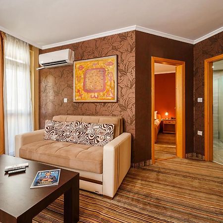 Hotel Avion - Self Check In พลอฟดิฟ ภายนอก รูปภาพ