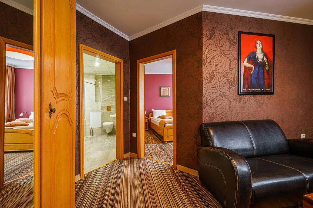 Hotel Avion - Self Check In พลอฟดิฟ ภายนอก รูปภาพ