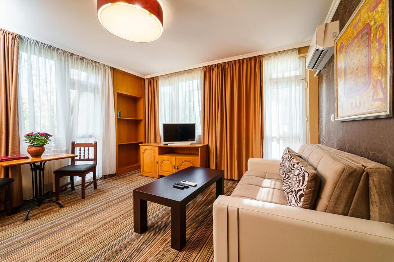 Hotel Avion - Self Check In พลอฟดิฟ ภายนอก รูปภาพ